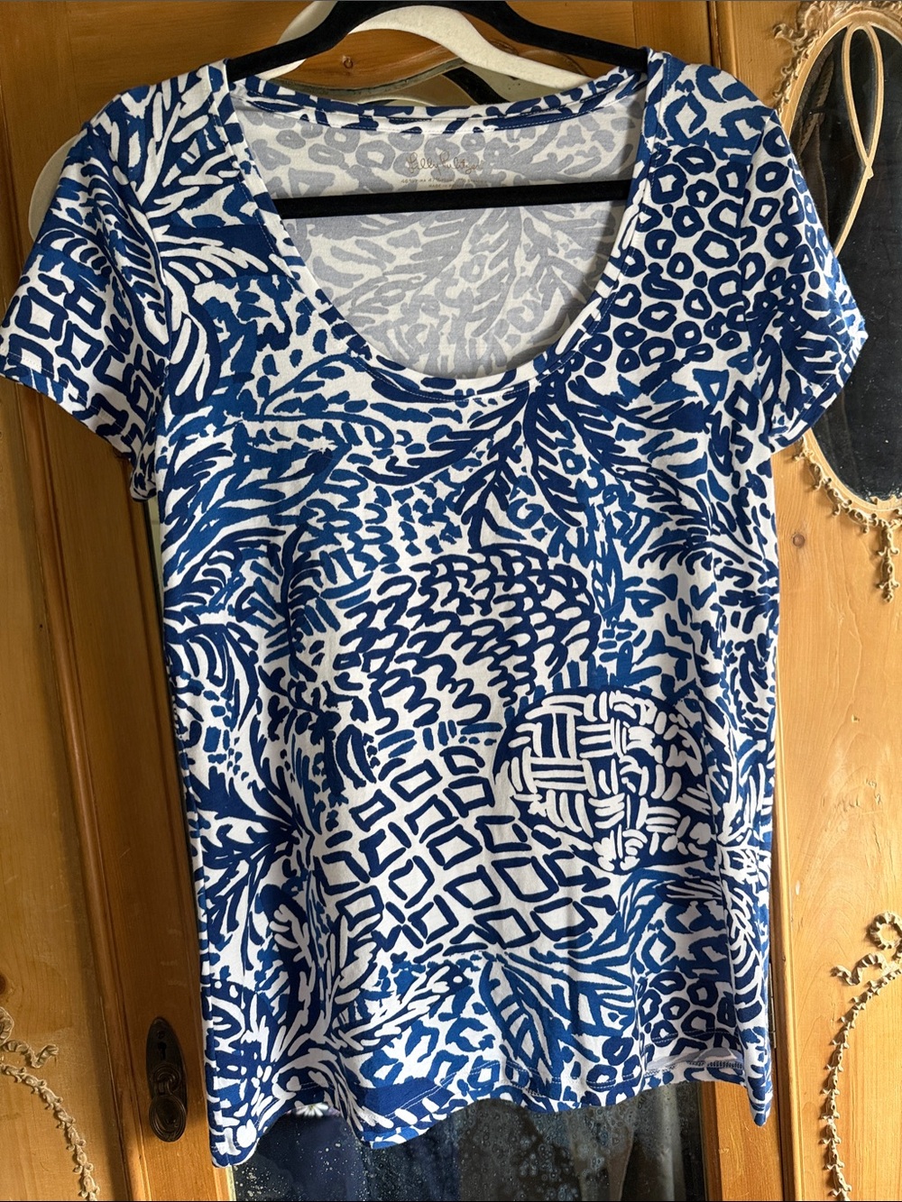Lilly Pulitzer Blue and White Scoop-Neck Printed Tee